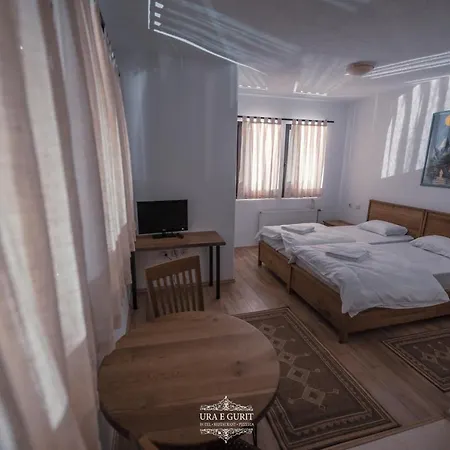 Ura E Gurit Hotel