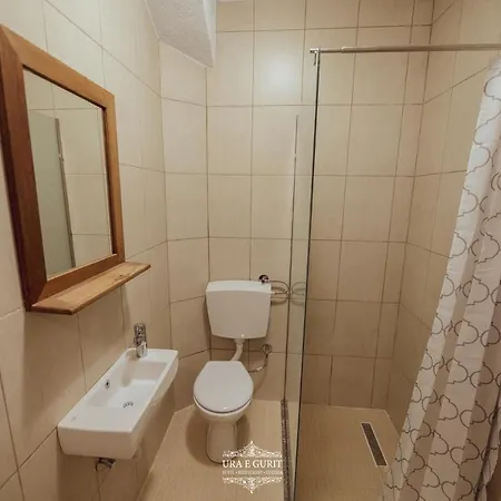 Hotel Ura E Gurit 3*