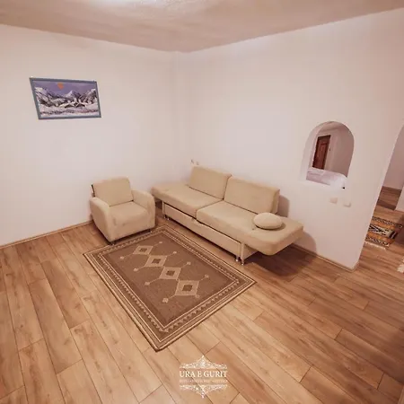 Hotel Ura E Gurit