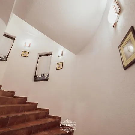 Ura E Gurit Hotel Vushtrri