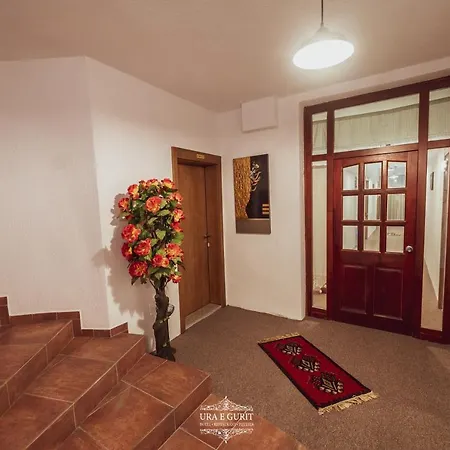 Ura E Gurit Hotel